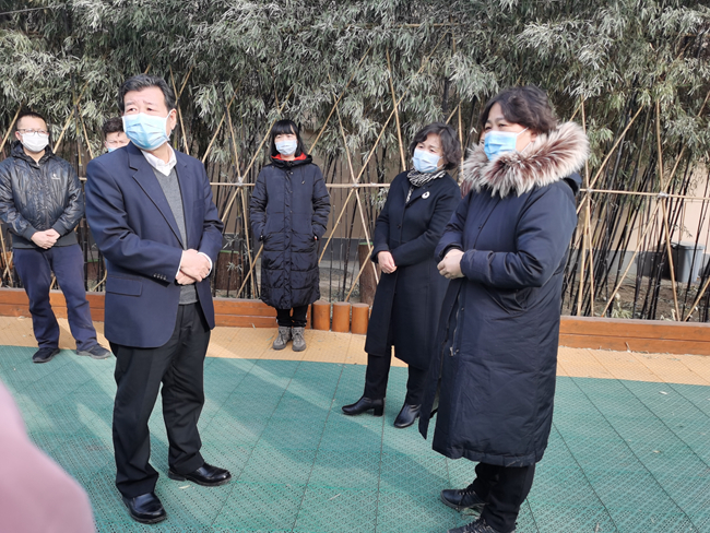 有研集團(tuán)副總經(jīng)理王臣慰問有研幼兒園、有研衛(wèi)生站工作人員