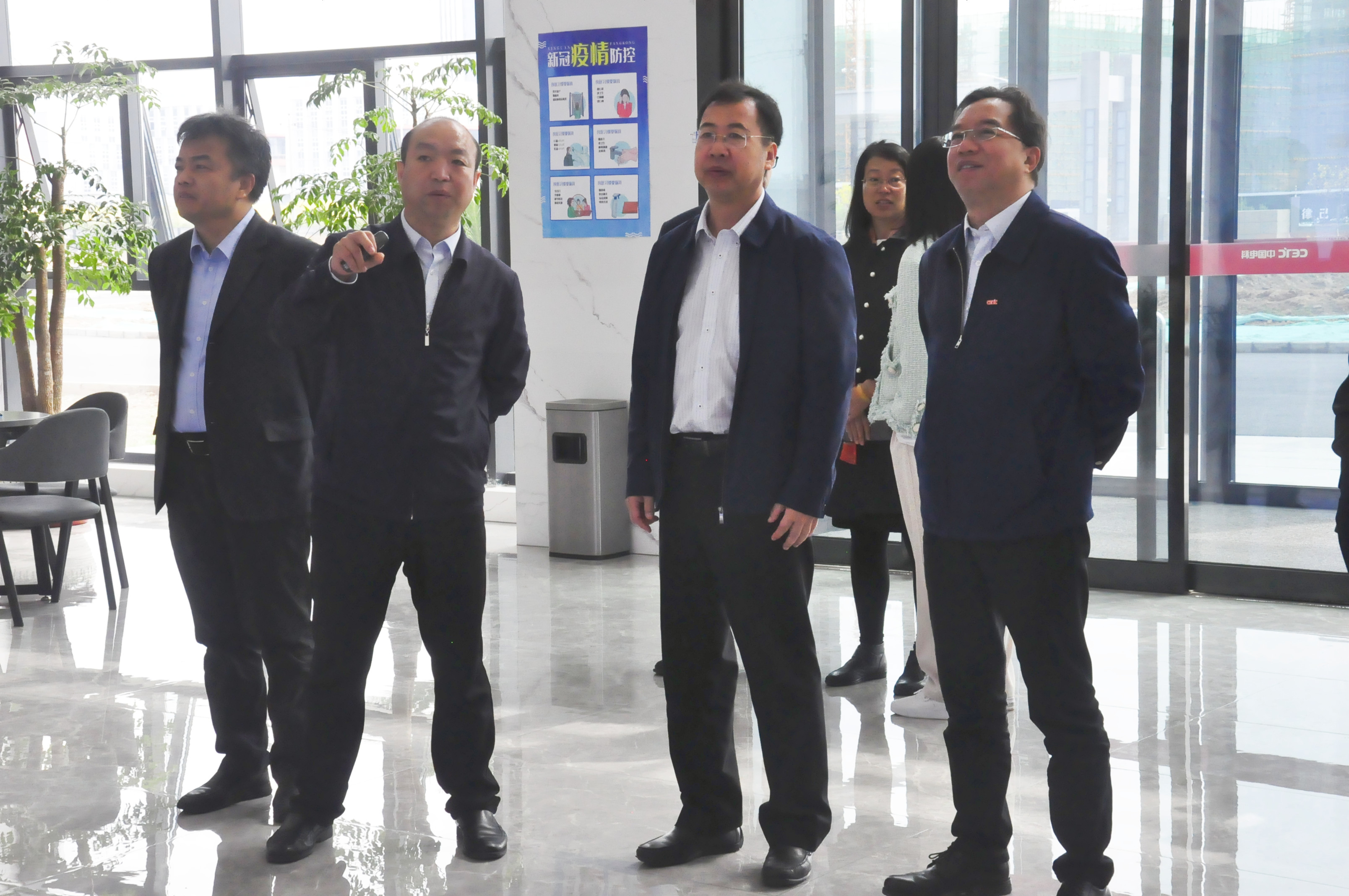 有研集團(tuán)黨委書記、董事長趙曉晨到中電科半導(dǎo)體材料有限公司參觀交流