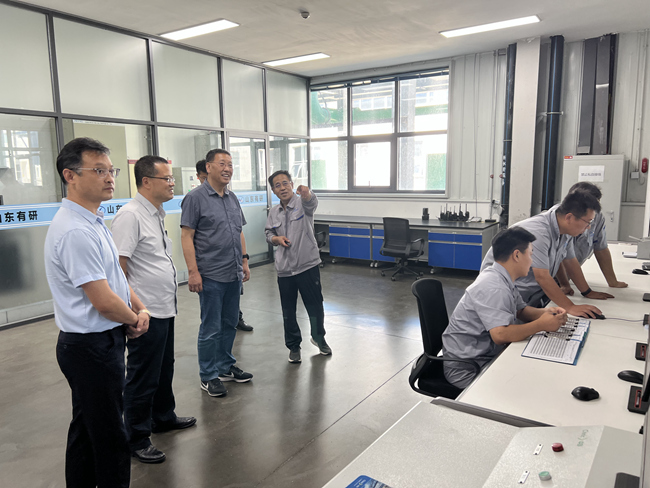 有研集團(tuán)總經(jīng)理、黨委副書記熊柏青到山東有研國(guó)晶輝調(diào)研樂(lè)陵基地建設(shè)運(yùn)營(yíng)情況