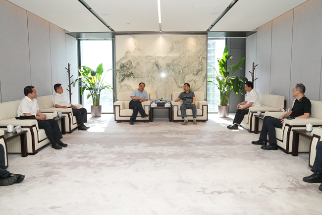 中煤集團黨委副書記、董事廖華軍一行訪問中國有研